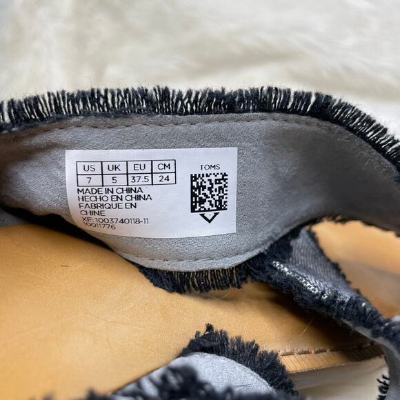 TOMS Viv Black Slide Sandals 7 - Picture 7 of 8